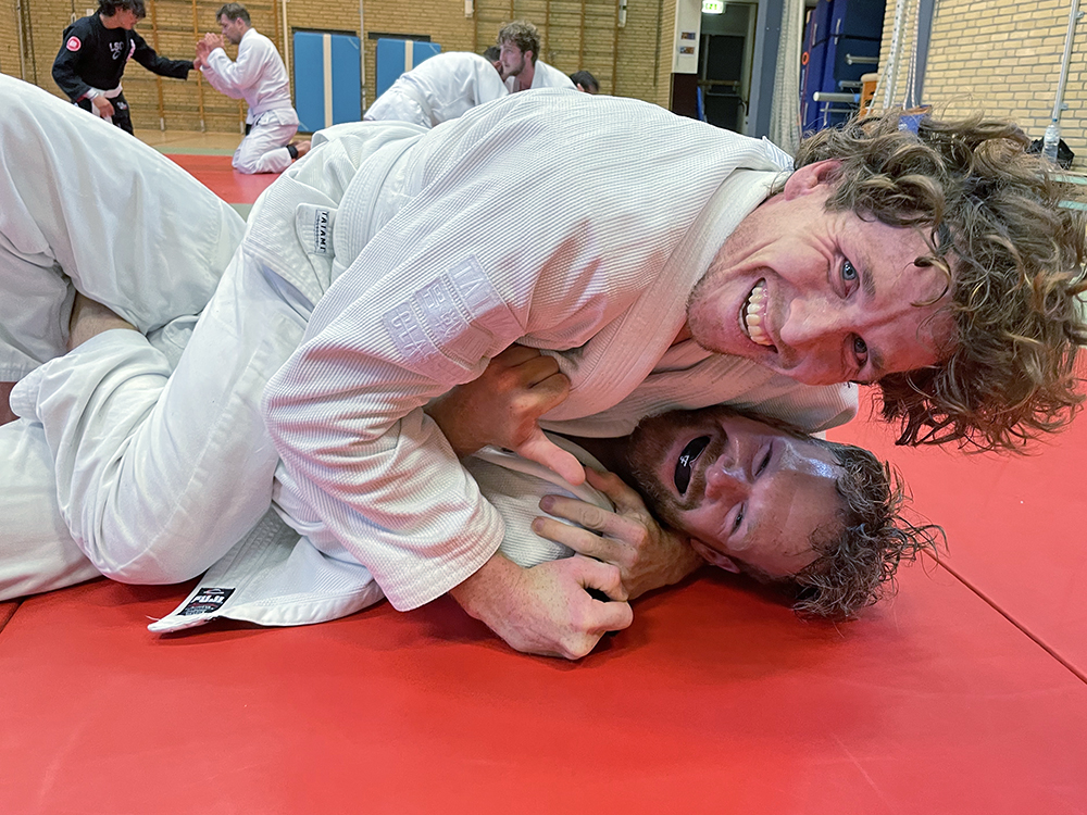 haarlem-bjj-logo_braziliaans-jiu-jitsu-grappling_nogi_zelfverdediging-selfdefense-foto1